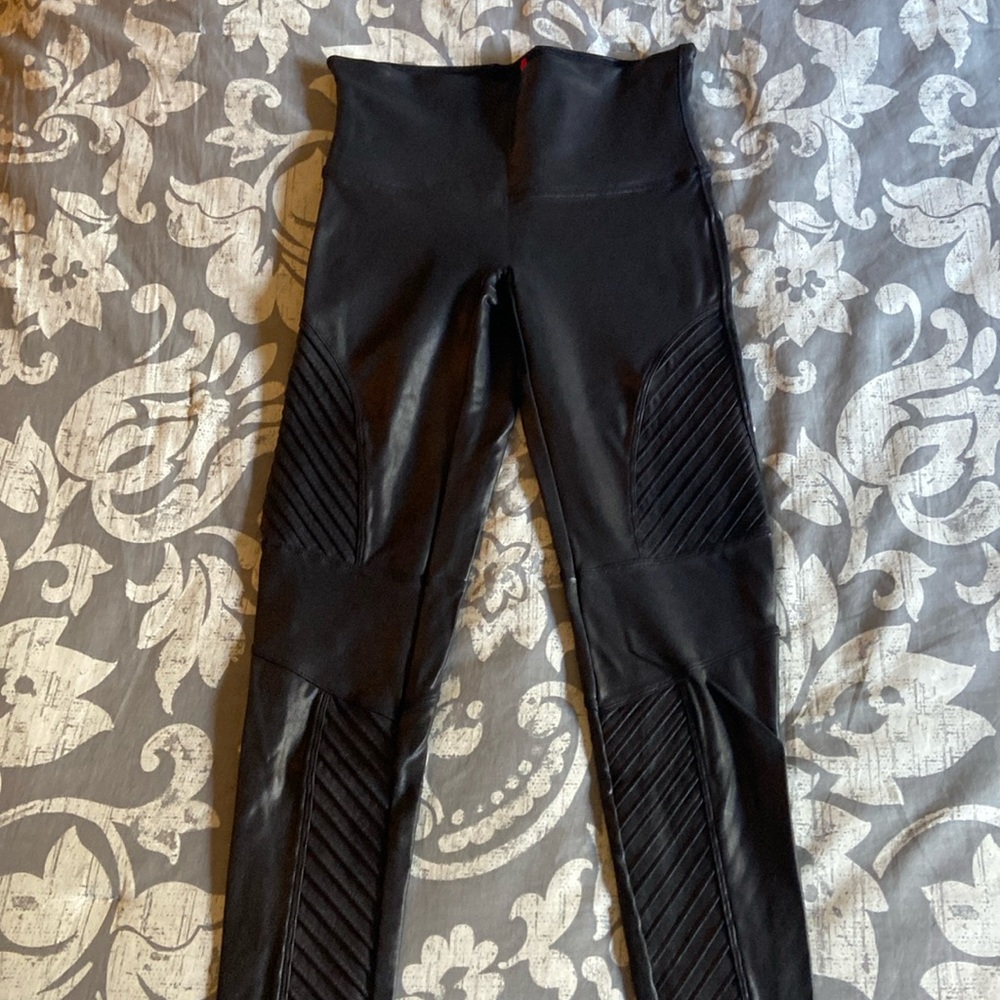 Spanx size large moto detail faux leather leggings